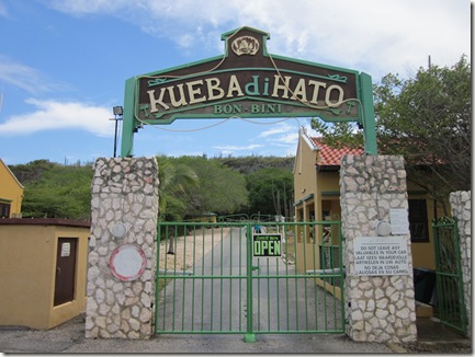 hato caves entrance